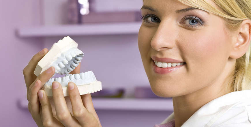 The Role of Alveoloplasty in Preparing for Dental Prosthetics